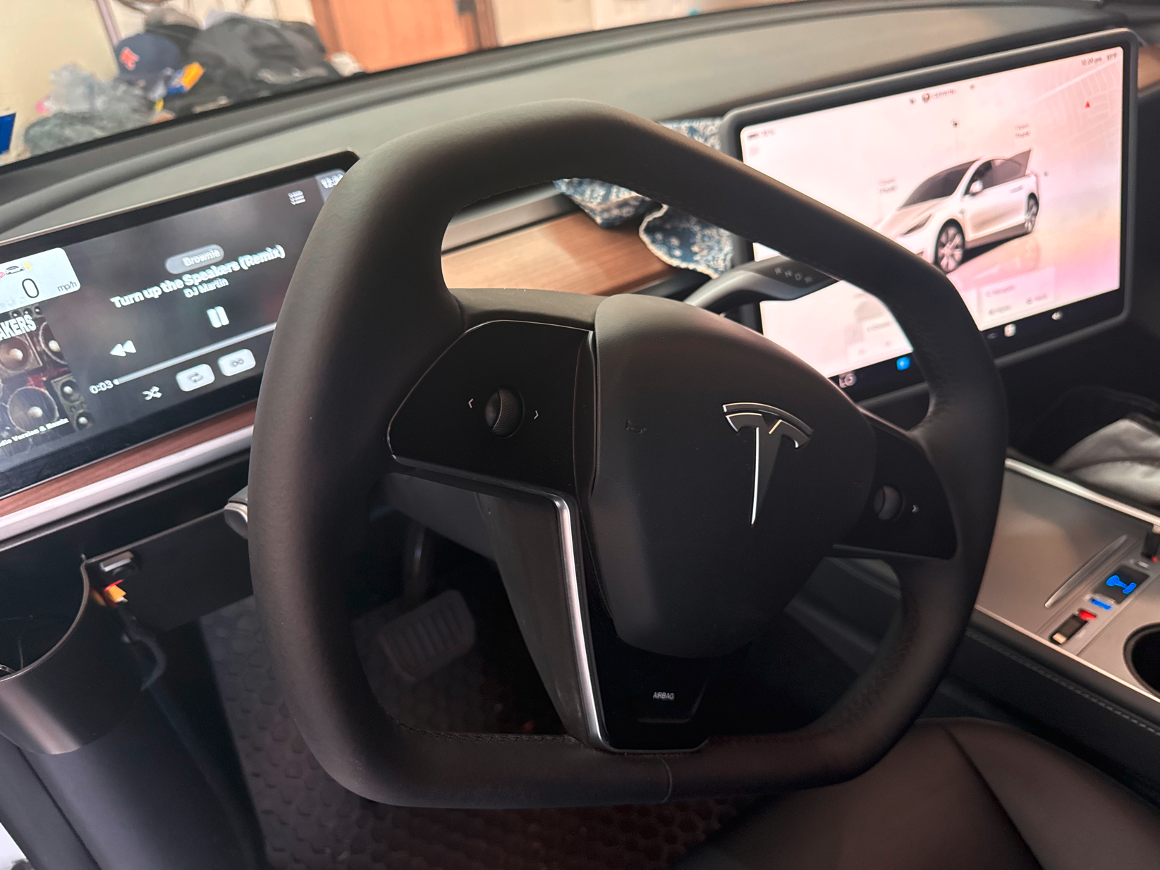 Model%20Y%20CyberTruck%20Style%20Yoke